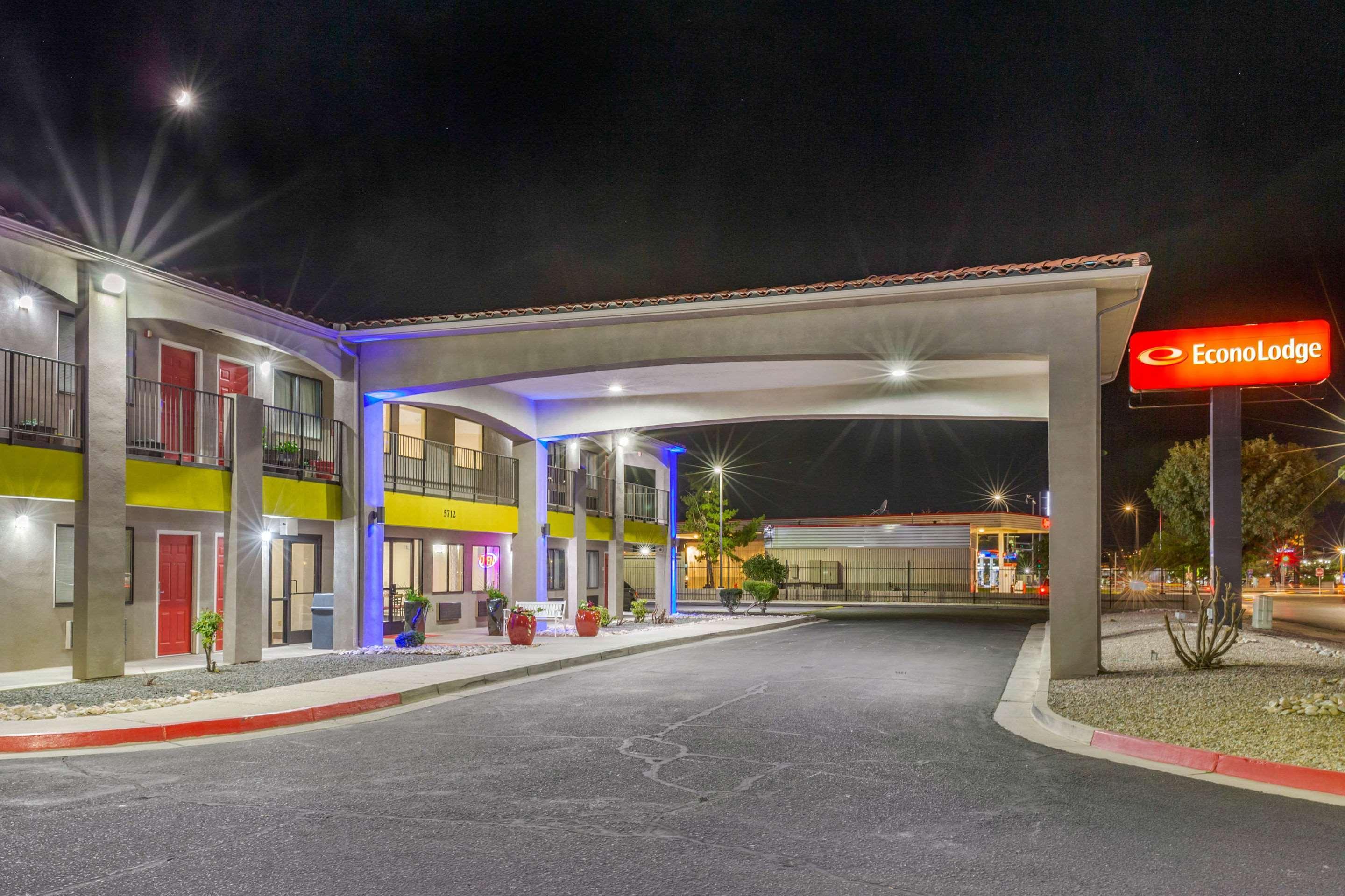 Econo Lodge West - Coors Blvd Albuquerque Exterior photo