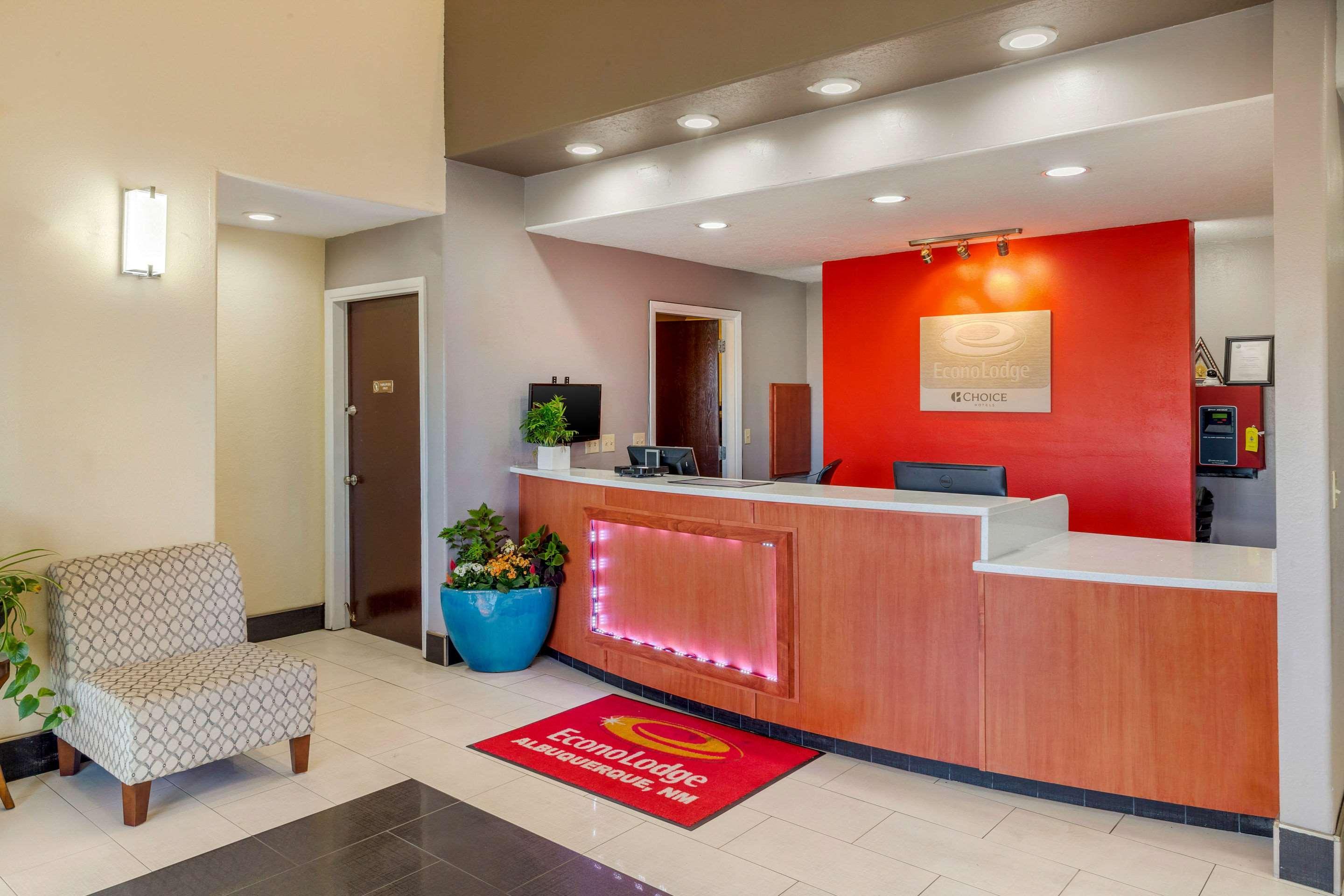 Econo Lodge West - Coors Blvd Albuquerque Exterior photo